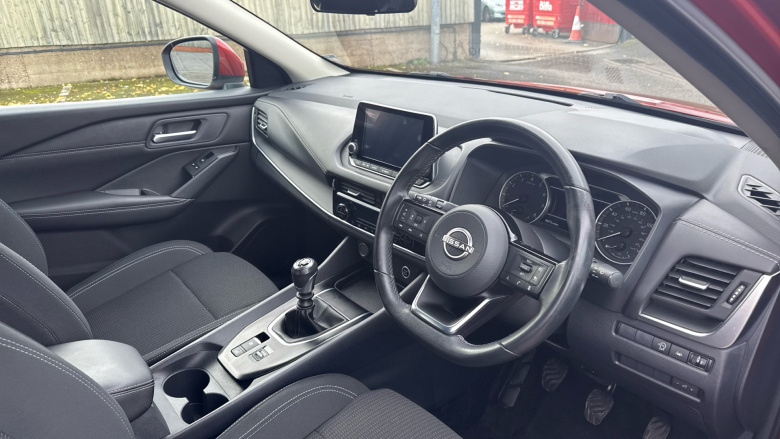 Nissan Qashqai 1.3 DiG-T MH Acenta Premium 5dr Petrol Hatchback